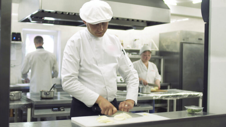 commercial kitchen cleaning